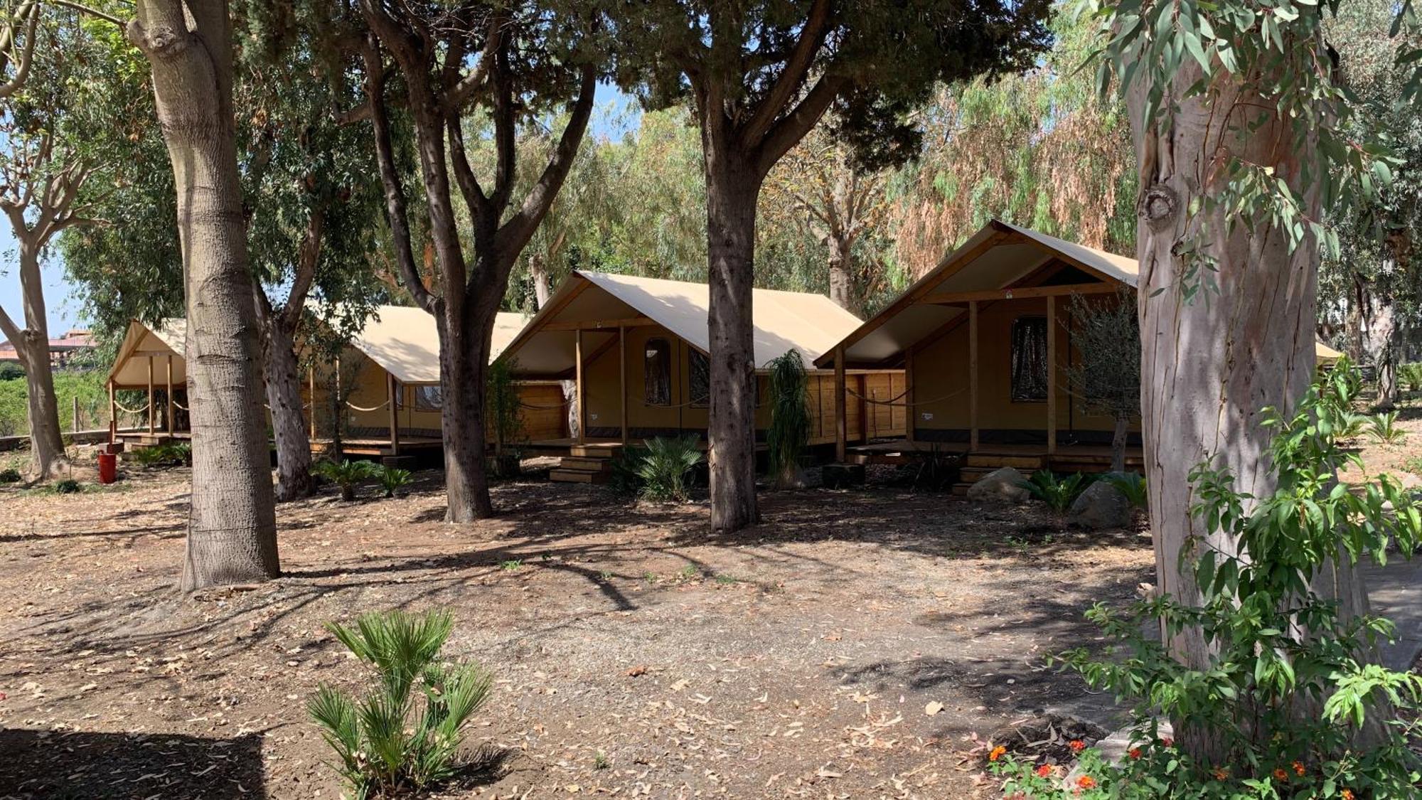 Il Pampaleone Glamping And Resort Acireale Eksteriør billede
